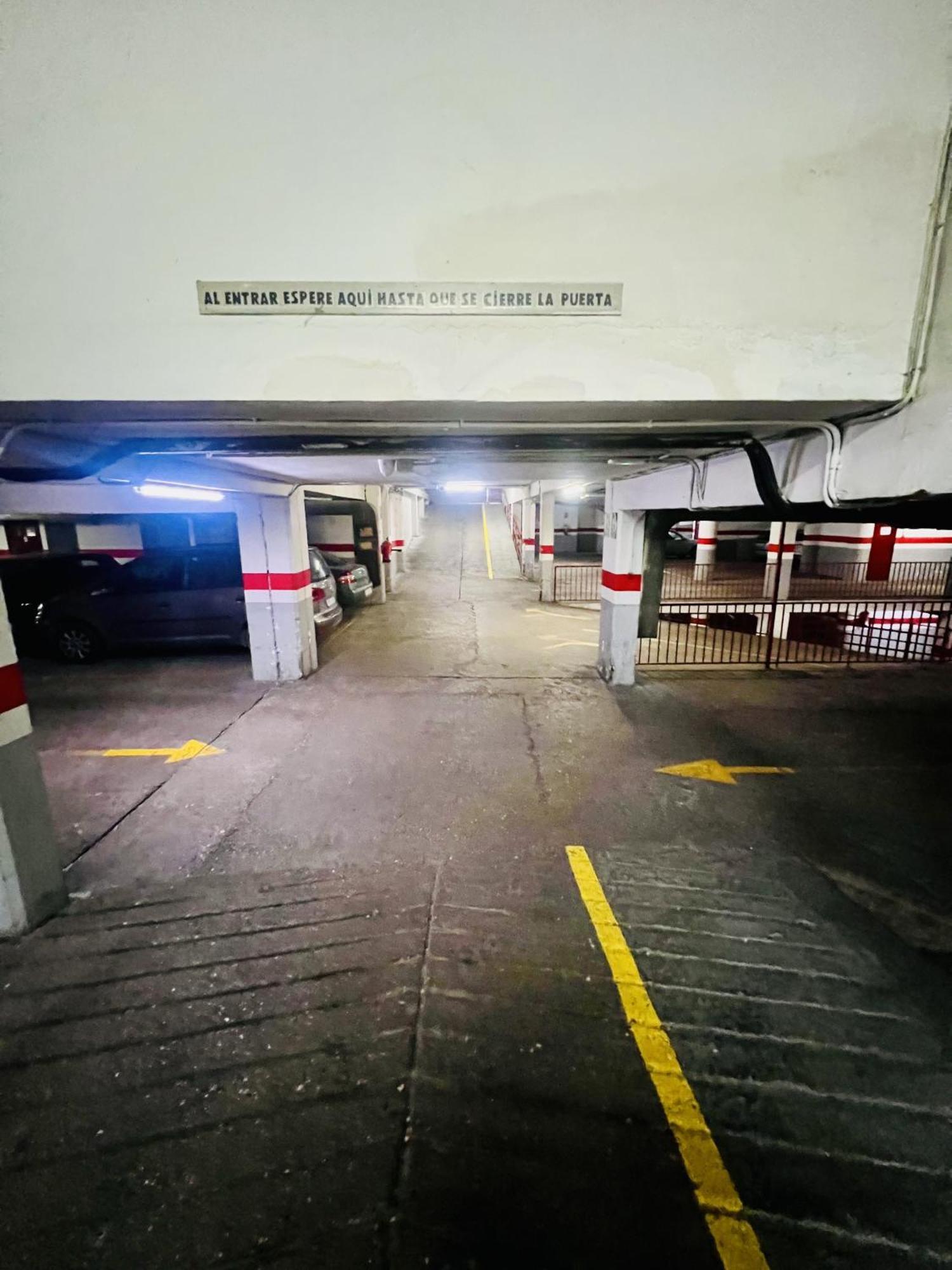 A Orillas Del Pilar Con Parking Saragoça Exterior foto